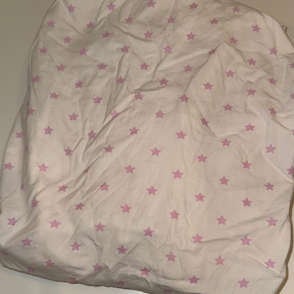 Girls star Circo crib mattress sheet, set of 3, GUC, no stains, elastic is good!